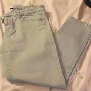 BRAND NEW Gap girlfriend jeans